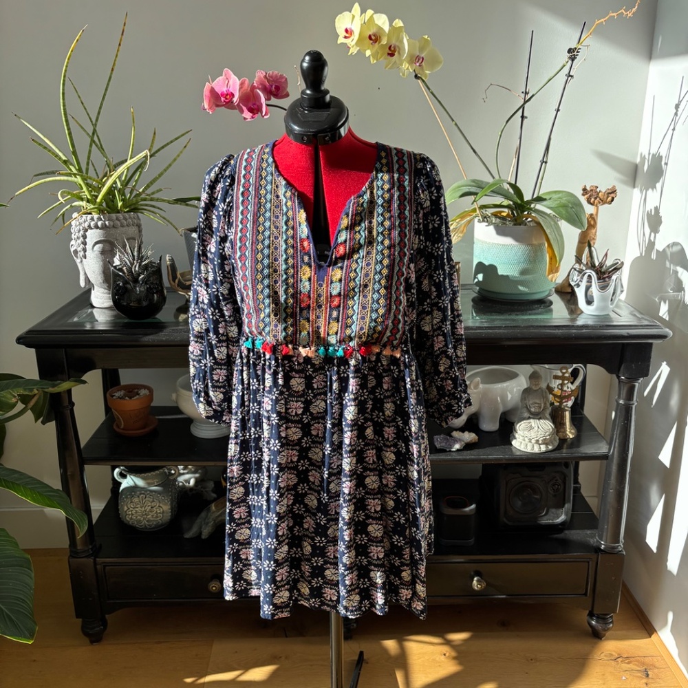 Ladies Umgee Medium tunic dress multi coloured embroidery tassels travel boho